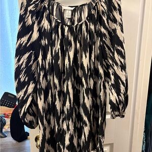 H&M Monochrome Abstract dress.